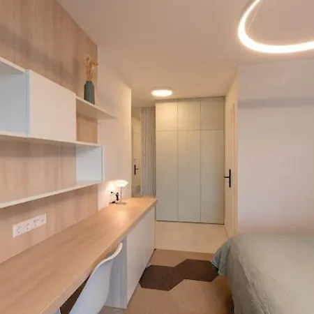 Apartamento Henry's Appt With A Private 411 - Shared Kitchen *
