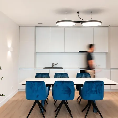 Henry's Appt With A Private 411 - Shared Kitchen